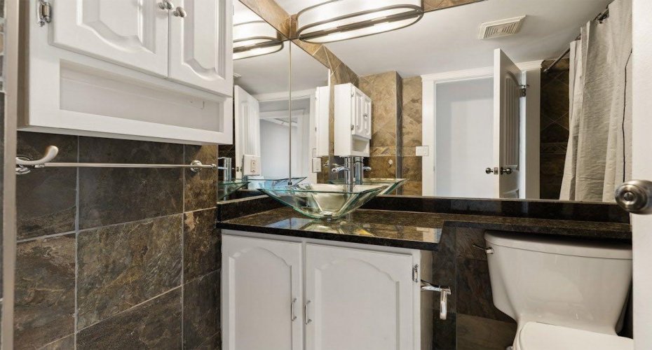 215 14 Avenue, Calgary, Alberta T2R0M2, 2 Bedroom Bedrooms, 0 ,2 BathroomBathrooms,Residential,For Sale,14,0,A2327459