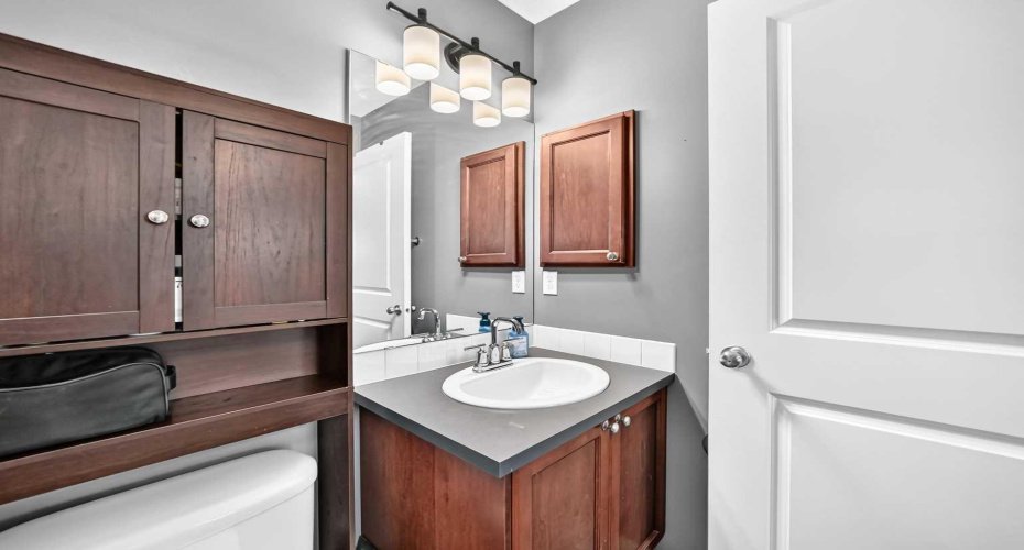 22 Everwillow Circle, Calgary, Alberta T2V4V2, 2 Bedroom Bedrooms, 0 ,4 BathroomBathrooms,Residential,For Sale,Everwillow,0,A2327463