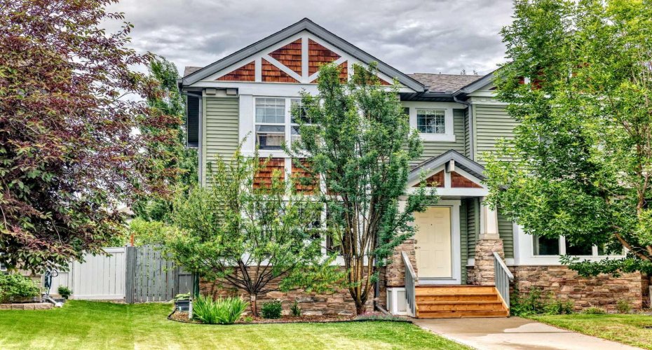 22 Everwillow Circle, Calgary, Alberta T2V4V2, 2 Bedroom Bedrooms, 0 ,4 BathroomBathrooms,Residential,For Sale,Everwillow,0,A2327463
