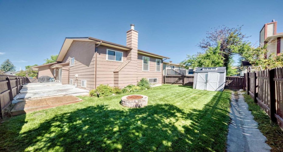 12 Sunvale Mews, Calgary, Alberta T2X 2P5, 4 Bedroom Bedrooms, 0 ,3 BathroomBathrooms,Residential,For Sale,Sunvale,0,A2327465