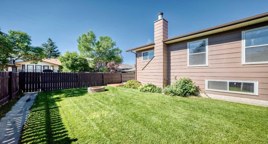 12 Sunvale Mews, Calgary, Alberta T2X 2P5, 4 Bedroom Bedrooms, 0 ,3 BathroomBathrooms,Residential,For Sale,Sunvale,0,A2327465