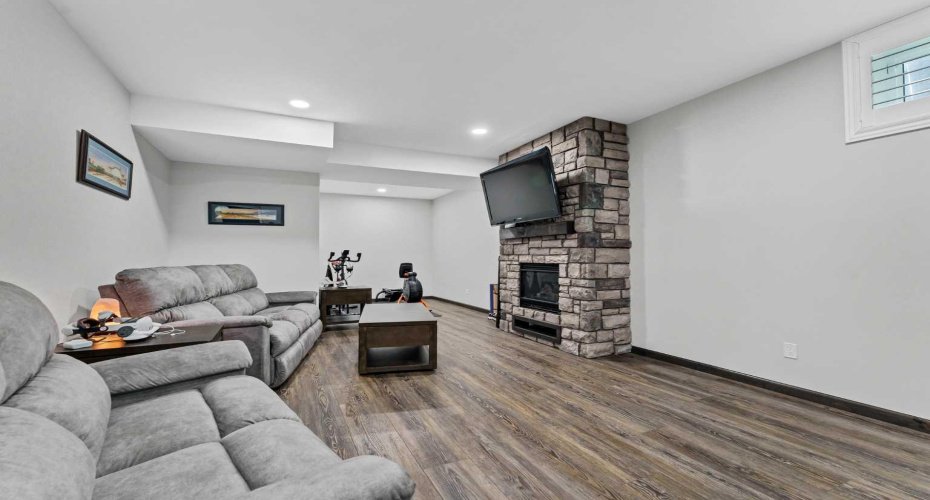 215 Hamptons Crescent, Medicine Hat, Alberta T1B0P4, 5 Bedroom Bedrooms, 0 ,4 BathroomBathrooms,Residential,For Sale,Hamptons,0,A2327468