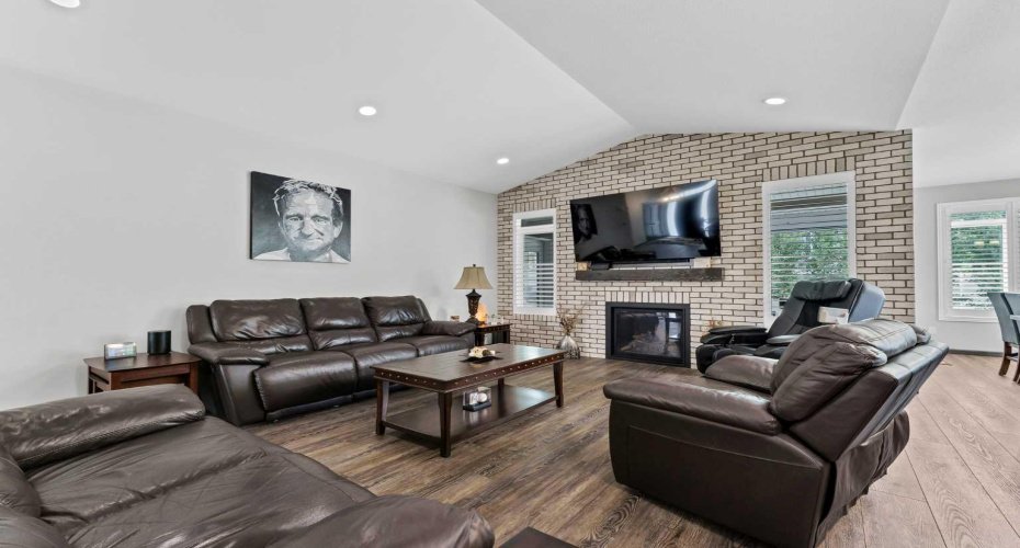 215 Hamptons Crescent, Medicine Hat, Alberta T1B0P4, 5 Bedroom Bedrooms, 0 ,4 BathroomBathrooms,Residential,For Sale,Hamptons,0,A2327468