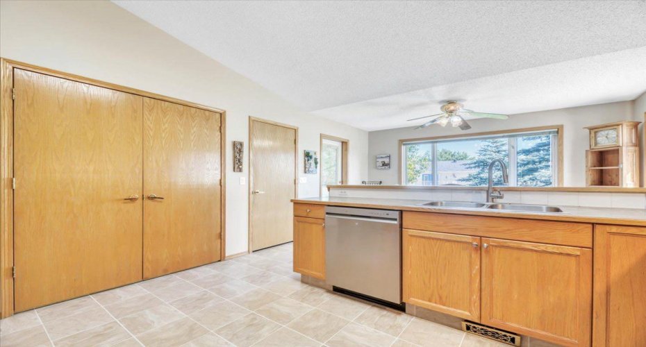 418 1 Avenue, Diamond Valley, Alberta T0L0H0, 3 Bedroom Bedrooms, 0 ,2 BathroomBathrooms,Residential,For Sale,1,0,A2327477