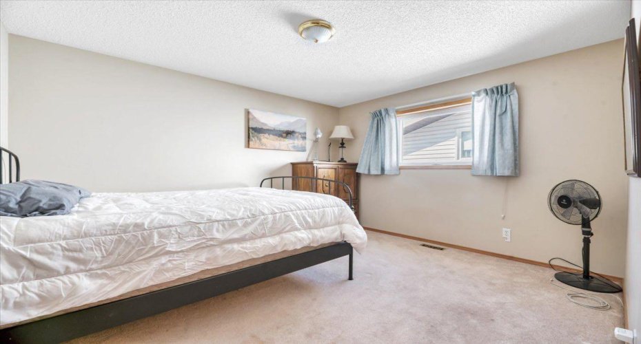 418 1 Avenue, Diamond Valley, Alberta T0L0H0, 3 Bedroom Bedrooms, 0 ,2 BathroomBathrooms,Residential,For Sale,1,0,A2327477
