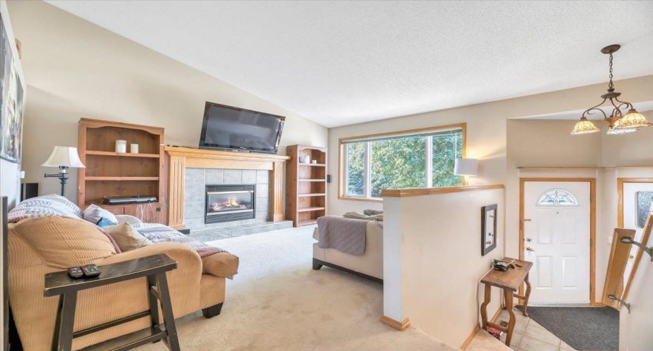 418 1 Avenue, Diamond Valley, Alberta T0L0H0, 3 Bedroom Bedrooms, 0 ,2 BathroomBathrooms,Residential,For Sale,1,0,A2327477