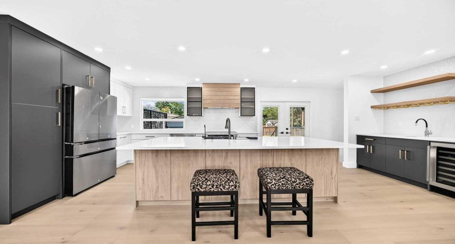 4932 8 Avenue, Calgary, Alberta T3C 0H3, 4 Bedroom Bedrooms, 0 ,2 BathroomBathrooms,Residential,For Sale,8,0,A2327478