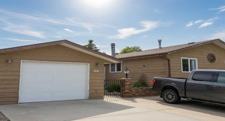 66 Pheasant Road, Lethbridge, Alberta T1H4X4, 4 Bedroom Bedrooms, 0 ,3 BathroomBathrooms,Residential,For Sale,Pheasant,0,A2327480