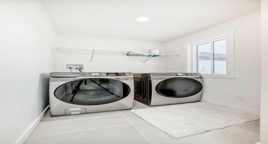 Upper level laundry