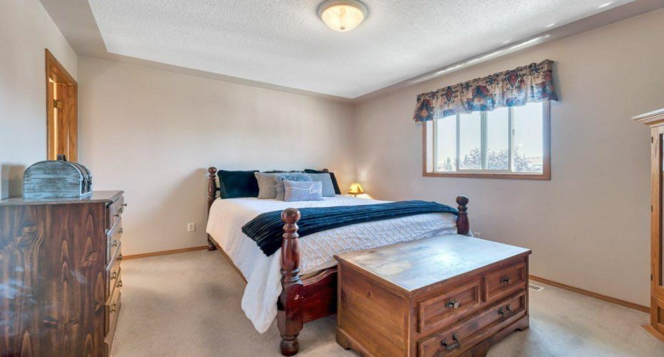 7 Springs Crescent, Airdrie, Alberta T4A 2C2, 3 Bedroom Bedrooms, 0 ,3 BathroomBathrooms,Residential,For Sale,Springs,0,A2327506