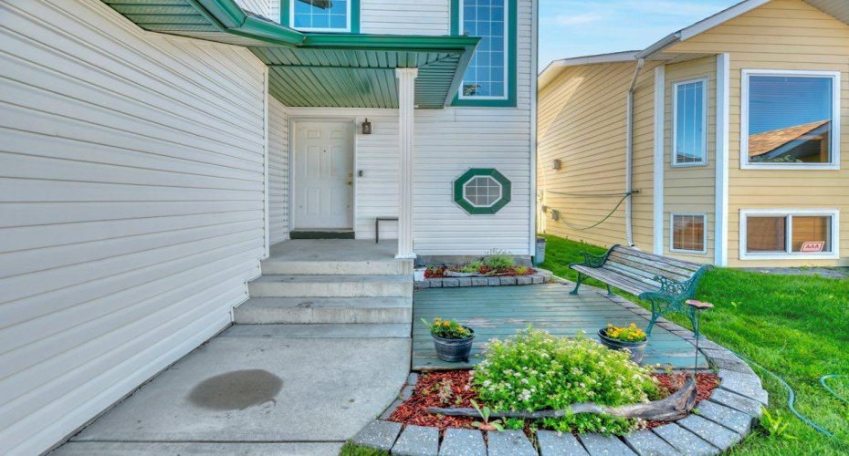 7 Springs Crescent, Airdrie, Alberta T4A 2C2, 3 Bedroom Bedrooms, 0 ,3 BathroomBathrooms,Residential,For Sale,Springs,0,A2327506