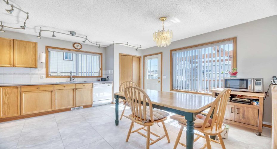 7 Springs Crescent, Airdrie, Alberta T4A 2C2, 3 Bedroom Bedrooms, 0 ,3 BathroomBathrooms,Residential,For Sale,Springs,0,A2327506