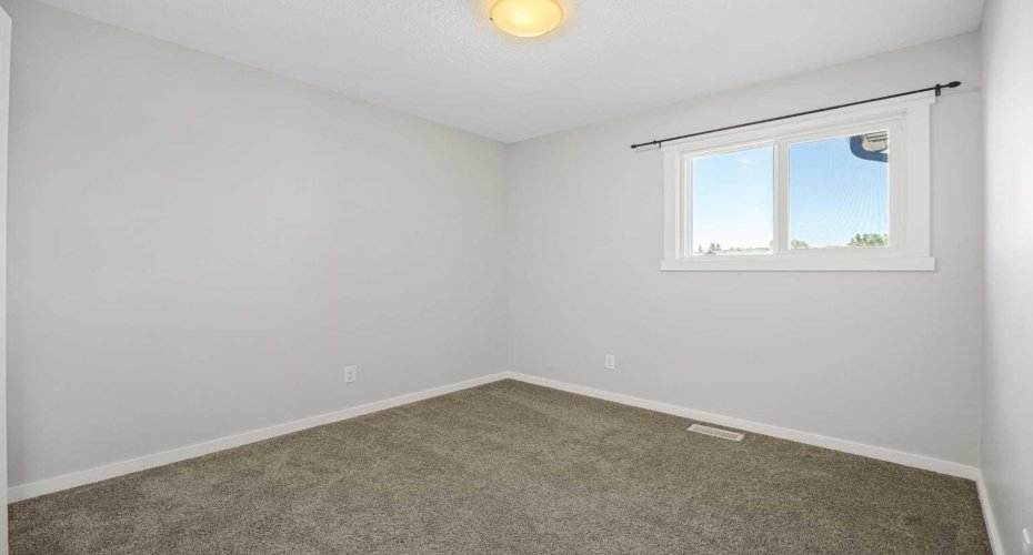 1019 Shantz Place, Crossfield, Alberta T0M0S0, 3 Bedroom Bedrooms, 0 ,4 BathroomBathrooms,Residential,For Sale,Shantz,0,A2327535