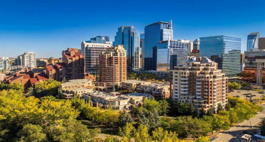 Time to enjoy the ultimate in downtown urban living.