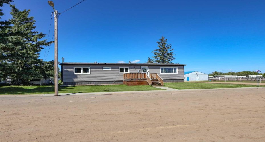 222 Berry Street, Halkirk, Alberta T0C 1M0, 3 Bedroom Bedrooms, 0 ,2 BathroomBathrooms,Residential,For Sale,Berry Street,0,A2327558