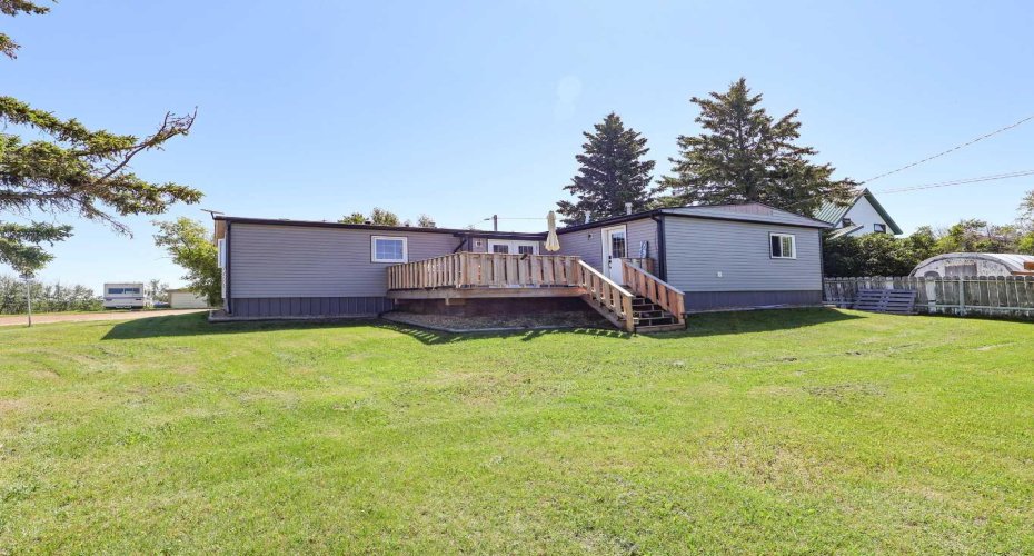 222 Berry Street, Halkirk, Alberta T0C 1M0, 3 Bedroom Bedrooms, 0 ,2 BathroomBathrooms,Residential,For Sale,Berry Street,0,A2327558