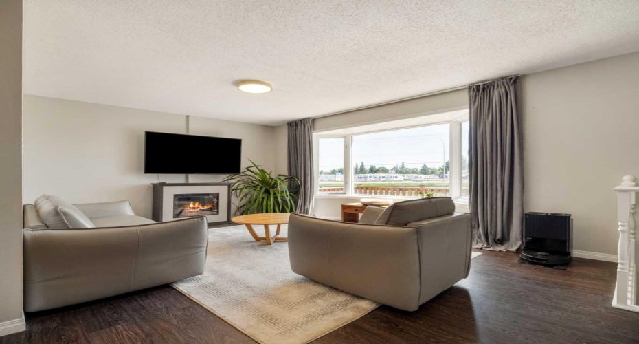 2128 18 Avenue, Coaldale, Alberta T1M 1K6, 3 Bedroom Bedrooms, 0 ,3 BathroomBathrooms,Residential,For Sale,18,0,A2327570