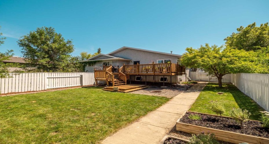 2128 18 Avenue, Coaldale, Alberta T1M 1K6, 3 Bedroom Bedrooms, 0 ,3 BathroomBathrooms,Residential,For Sale,18,0,A2327570