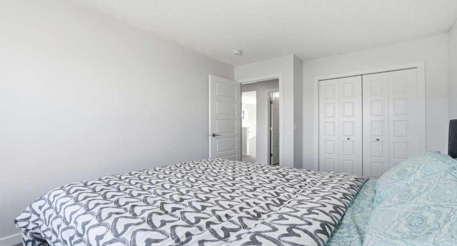 Another Big Size Bedroom 9'1"X13'6"