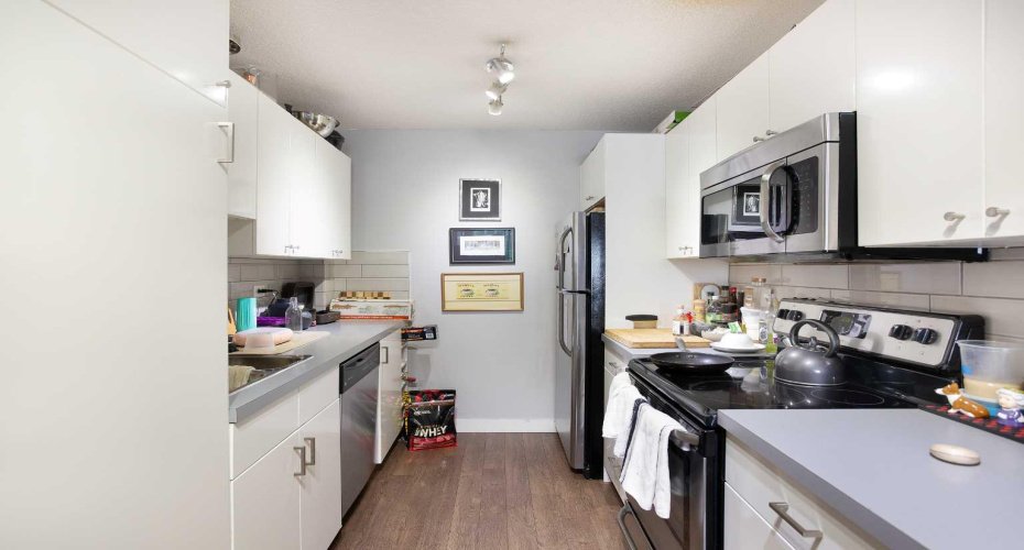 515 17 Avenue, Calgary, Alberta T2S 0A9, 1 Bedroom Bedrooms, 0 ,1 BathroomBathrooms,Residential,For Sale,17,0,A2327625