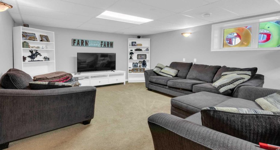 136 Allen Crescent, Vulcan, Alberta T0L 2B0, 5 Bedroom Bedrooms, 0 ,3 BathroomBathrooms,Residential,For Sale,Allen,0,A2327634