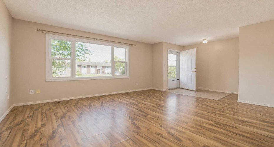 9309 103 Avenue, Grande Prairie, Alberta T8V 1E1, 8 Bedroom Bedrooms, 0 ,4 BathroomBathrooms,Residential,For Sale,103,0,A2327651