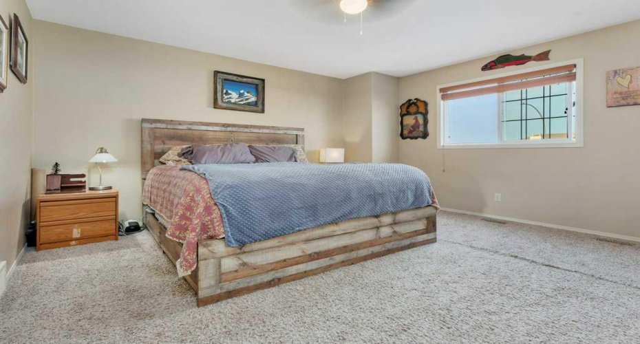 3 Legend Court, Sylvan Lake, Alberta T4S0B1, 3 Bedroom Bedrooms, 0 ,3 BathroomBathrooms,Residential,For Sale,Legend,0,A2327654