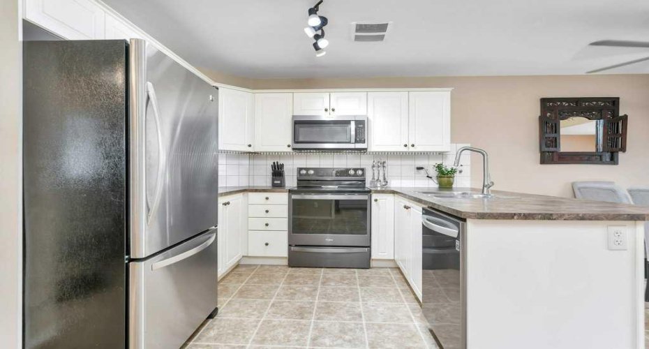 3 Legend Court, Sylvan Lake, Alberta T4S0B1, 3 Bedroom Bedrooms, 0 ,3 BathroomBathrooms,Residential,For Sale,Legend,0,A2327654