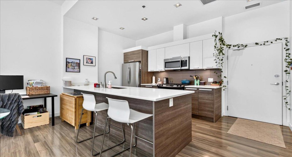 235 9A Street, Calgary, Alberta T2N 4H7, 1 Bedroom Bedrooms, 0 ,1 BathroomBathrooms,Residential,For Sale,9A,0,A2327665