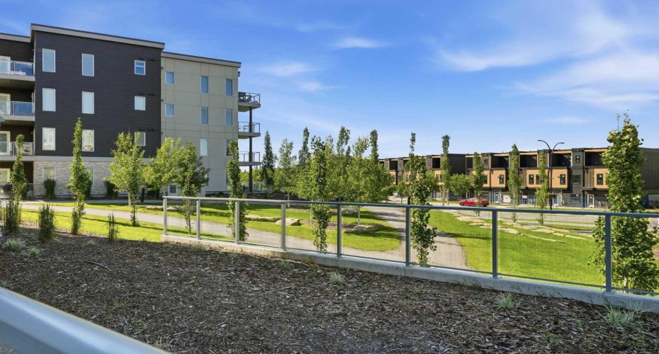 700 Shawnee Square, Calgary, Alberta T2Y0T6, 2 Bedroom Bedrooms, 0 ,2 BathroomBathrooms,Residential,For Sale,Shawnee,0,A2327678