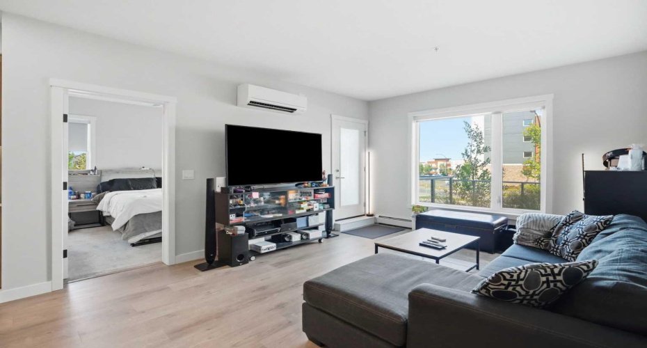 700 Shawnee Square, Calgary, Alberta T2Y0T6, 2 Bedroom Bedrooms, 0 ,2 BathroomBathrooms,Residential,For Sale,Shawnee,0,A2327678