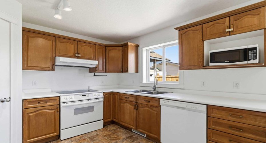 130 St. Laurent Way, Fort McMurray, Alberta T9K2K2, 4 Bedroom Bedrooms, 0 ,4 BathroomBathrooms,Residential,For Sale,St. Laurent,0,A2327695