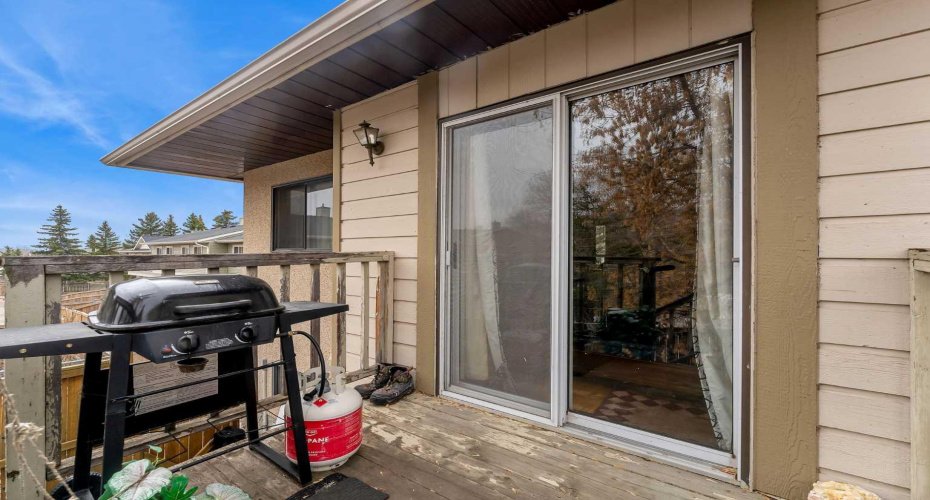115 Deerfield Drive, Calgary, Alberta T2J 6T9, 2 Bedroom Bedrooms, 0 ,1 BathroomBathrooms,Residential,For Sale,Deerfield,0,A2327703