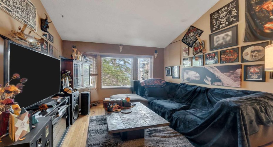 115 Deerfield Drive, Calgary, Alberta T2J 6T9, 2 Bedroom Bedrooms, 0 ,1 BathroomBathrooms,Residential,For Sale,Deerfield,0,A2327703
