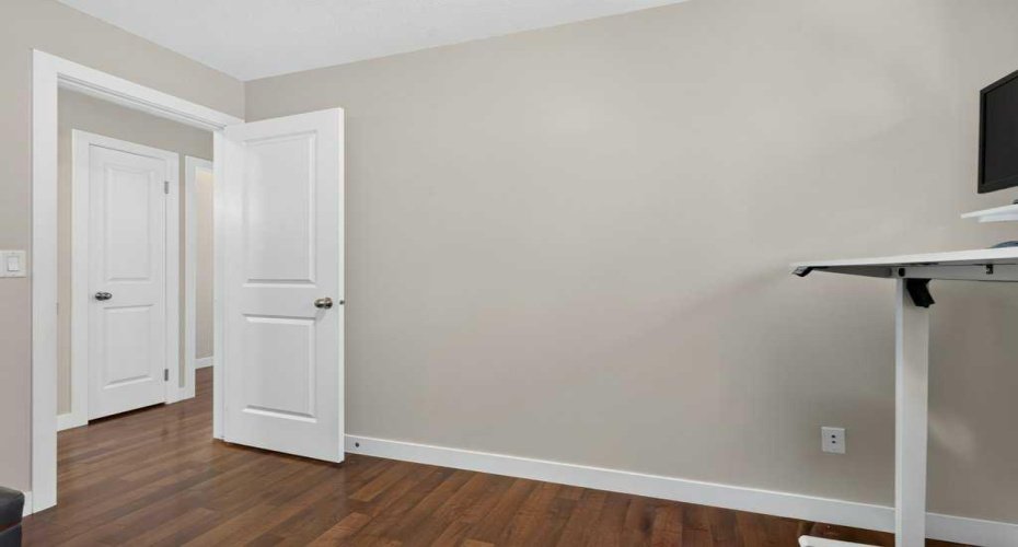 20 McKinley Road, Calgary, Alberta T2Z1T6, 4 Bedroom Bedrooms, 0 ,2 BathroomBathrooms,Residential,For Sale,McKinley,0,A2327712
