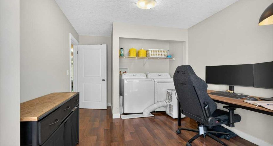 20 McKinley Road, Calgary, Alberta T2Z1T6, 4 Bedroom Bedrooms, 0 ,2 BathroomBathrooms,Residential,For Sale,McKinley,0,A2327712