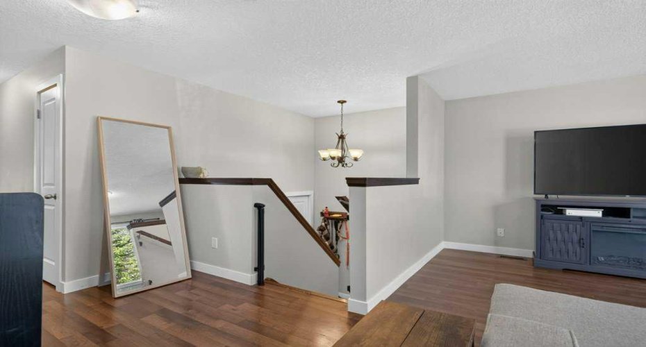 20 McKinley Road, Calgary, Alberta T2Z1T6, 4 Bedroom Bedrooms, 0 ,2 BathroomBathrooms,Residential,For Sale,McKinley,0,A2327712