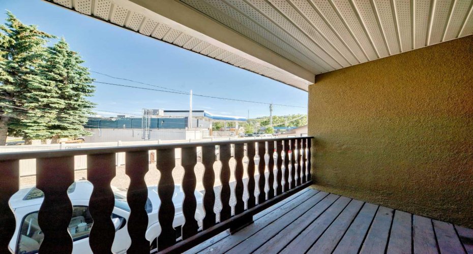 5113 17 Avenue, Calgary, Alberta T3B 0P8, 10 Bedroom Bedrooms, 0 ,4 BathroomBathrooms,Residential,For Sale,17,0,A2327732