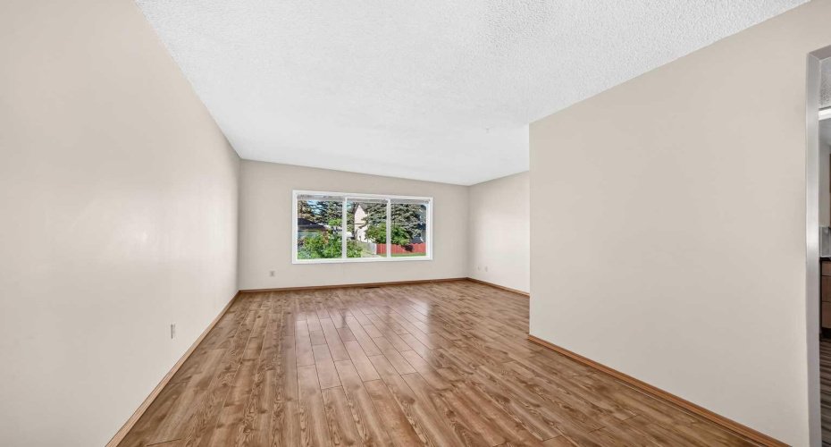 5113 17 Avenue, Calgary, Alberta T3B 0P8, 10 Bedroom Bedrooms, 0 ,4 BathroomBathrooms,Residential,For Sale,17,0,A2327732