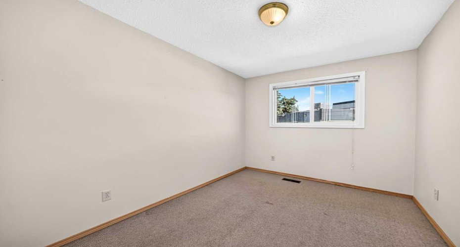 5113 17 Avenue, Calgary, Alberta T3B 0P8, 10 Bedroom Bedrooms, 0 ,4 BathroomBathrooms,Residential,For Sale,17,0,A2327732