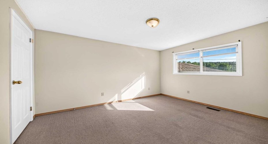 5113 17 Avenue, Calgary, Alberta T3B 0P8, 10 Bedroom Bedrooms, 0 ,4 BathroomBathrooms,Residential,For Sale,17,0,A2327732