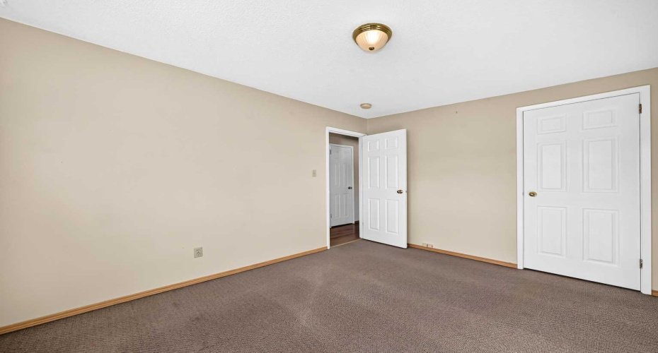 5113 17 Avenue, Calgary, Alberta T3B 0P8, 10 Bedroom Bedrooms, 0 ,4 BathroomBathrooms,Residential,For Sale,17,0,A2327732