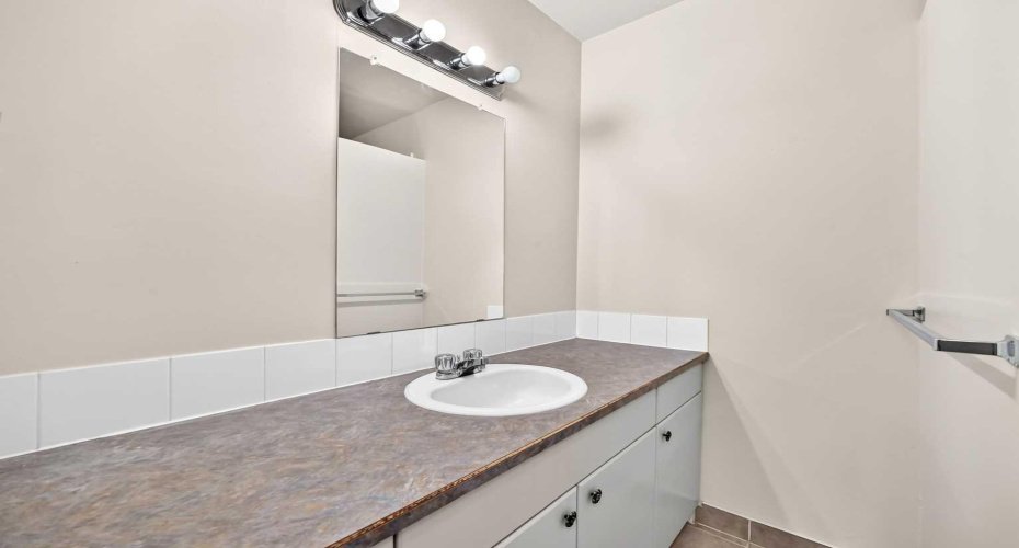 5113 17 Avenue, Calgary, Alberta T3B 0P8, 10 Bedroom Bedrooms, 0 ,4 BathroomBathrooms,Residential,For Sale,17,0,A2327732