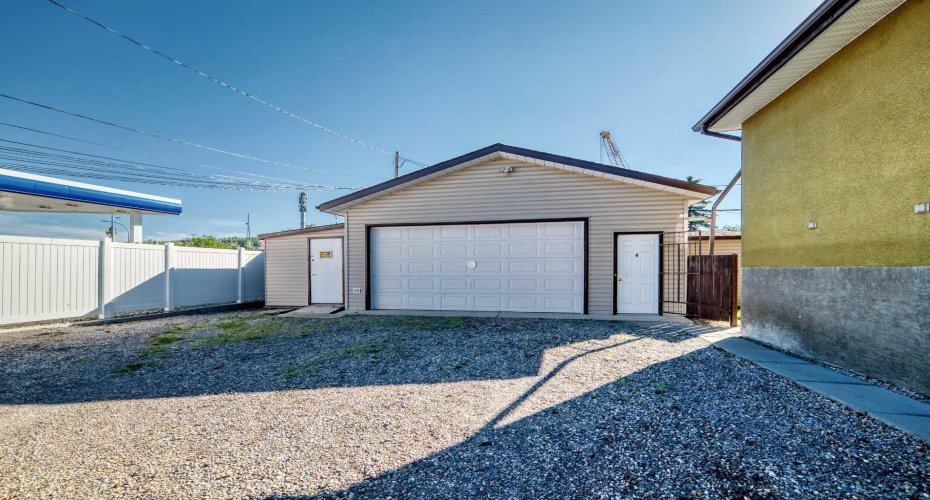 5113 17 Avenue, Calgary, Alberta T3B 0P8, 10 Bedroom Bedrooms, 0 ,4 BathroomBathrooms,Residential,For Sale,17,0,A2327732