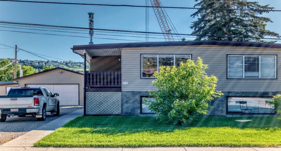 5113 17 Avenue, Calgary, Alberta T3B 0P8, 10 Bedroom Bedrooms, 0 ,4 BathroomBathrooms,Residential,For Sale,17,0,A2327732
