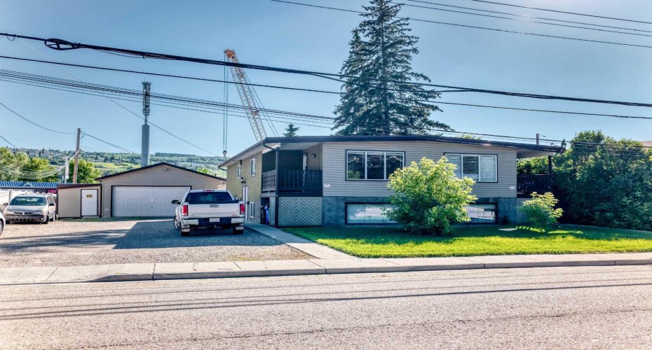 5113 17 Avenue, Calgary, Alberta T3B 0P8, 10 Bedroom Bedrooms, 0 ,4 BathroomBathrooms,Residential,For Sale,17,0,A2327732
