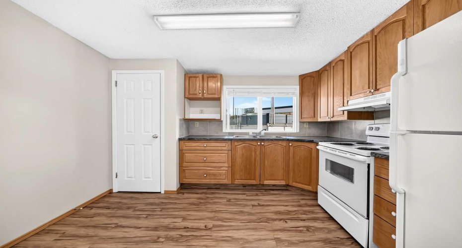 5113 17 Avenue, Calgary, Alberta T3B 0P8, 10 Bedroom Bedrooms, 0 ,4 BathroomBathrooms,Residential,For Sale,17,0,A2327732