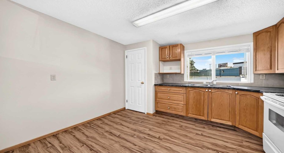 5113 17 Avenue, Calgary, Alberta T3B 0P8, 10 Bedroom Bedrooms, 0 ,4 BathroomBathrooms,Residential,For Sale,17,0,A2327732