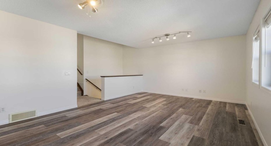 78 Cougar Plateau Way, Calgary, Alberta T3H 5S4, 4 Bedroom Bedrooms, 0 ,4 BathroomBathrooms,Residential,For Sale,Cougar Plateau,0,A2327749