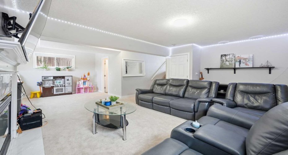 151 Templevale Place, Calgary, Alberta T1Y 4V6, 3 Bedroom Bedrooms, 0 ,2 BathroomBathrooms,Residential,For Sale,Templevale,0,A2327769